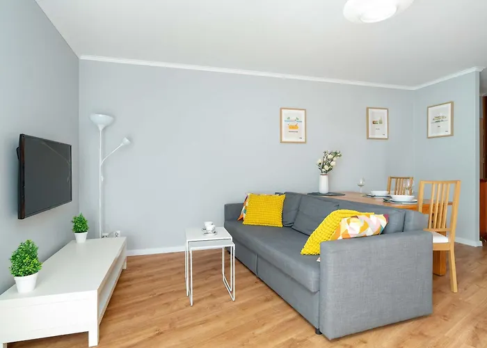 Bright Robocza In Wilda With Parking By Renters פוזנן