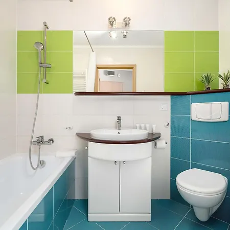 Bright Robocza In Wilda With Parking By Renters 아파트 *