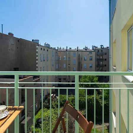 Bright Robocza In Wilda With Parking By Renters * Poznan