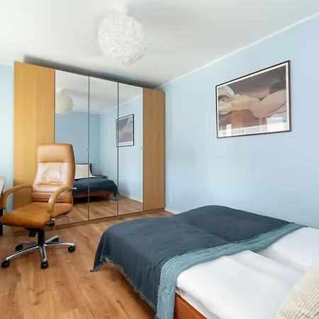 Bright Robocza In Wilda With Parking By Renters Apartment Poznan