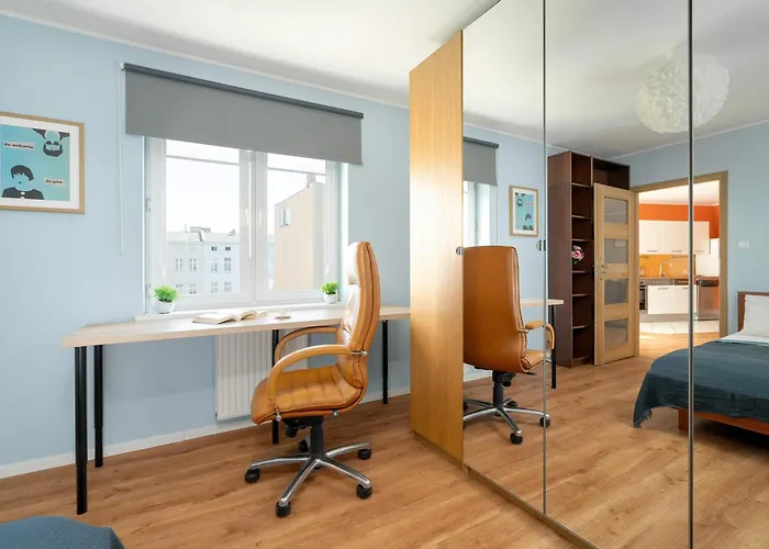 Bright Robocza In Wilda With Parking By Renters Apartment Poznan